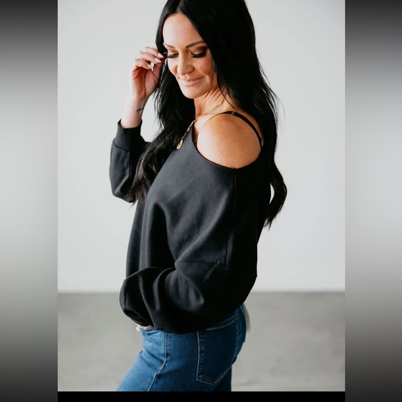 Rae Mode Off The Shoulder Top Size Large Black  Long Sleeve Pullover Stretch - Picture 2 of 8